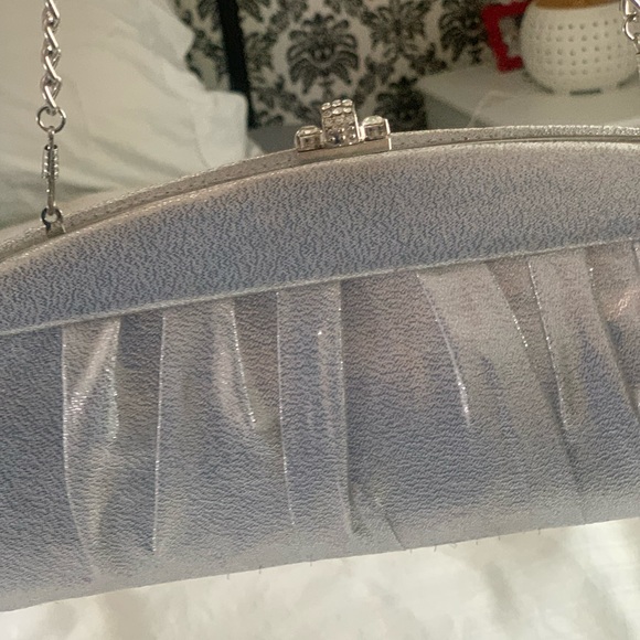 Silver sparkle shoes and clutch - Picture 4 of 5